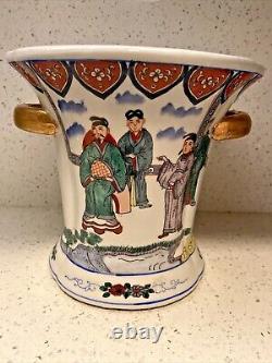 Antique ASIAN PORCELAIN VASE 7 1/4TALL 7.5 W With 2 HANDLES Gold Gilt Signed