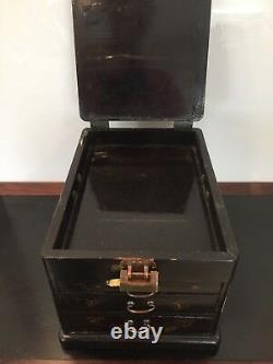 Early 20th C. Antique Japanese Laquered Jewelry / Kodansu Styled Box