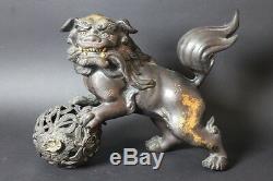 JAPANESE Vintage BIG BRONZE FOO DOG LION SHISHI GOLD STATUE from JAPAN a318