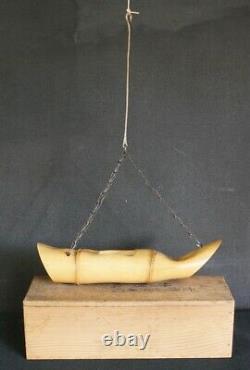 Japan Ikebana Hana-Kago hanging bamboo vase 1950s hand craft