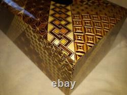 Old or Antique Japanese Inlaid Specimen Wood Tissue Box