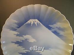 Rare Large Japanese Meiji 19th Century Blue White Mt. Fuji Scallop Rim Imari 15