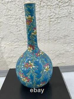 Wonderful Antique Japanese Vase flowers